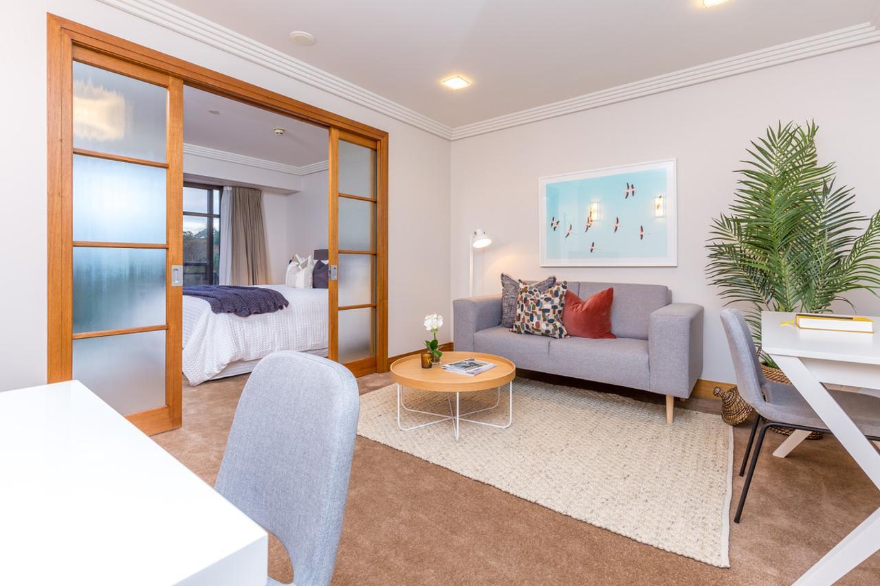 Stylish Central City Apartment With Pool And Gym Auckland Esterno foto