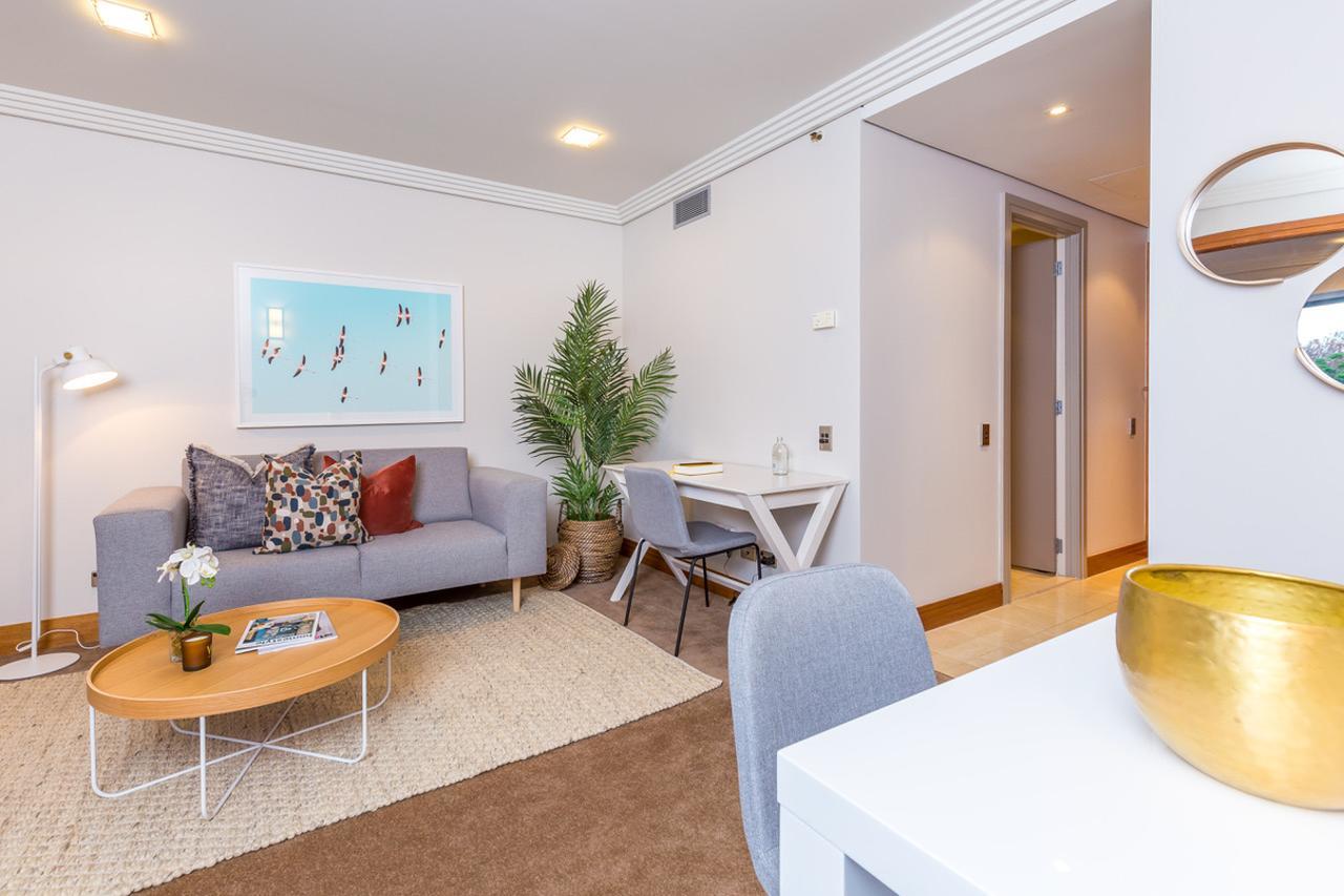 Stylish Central City Apartment With Pool And Gym Auckland Esterno foto